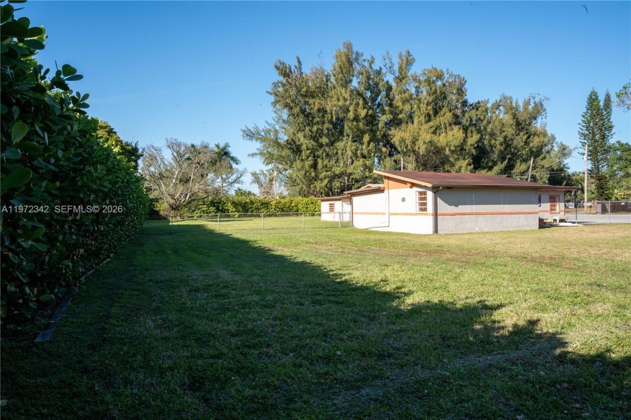 10450 NW 19th Ave, Miami, FL 33147 Photo