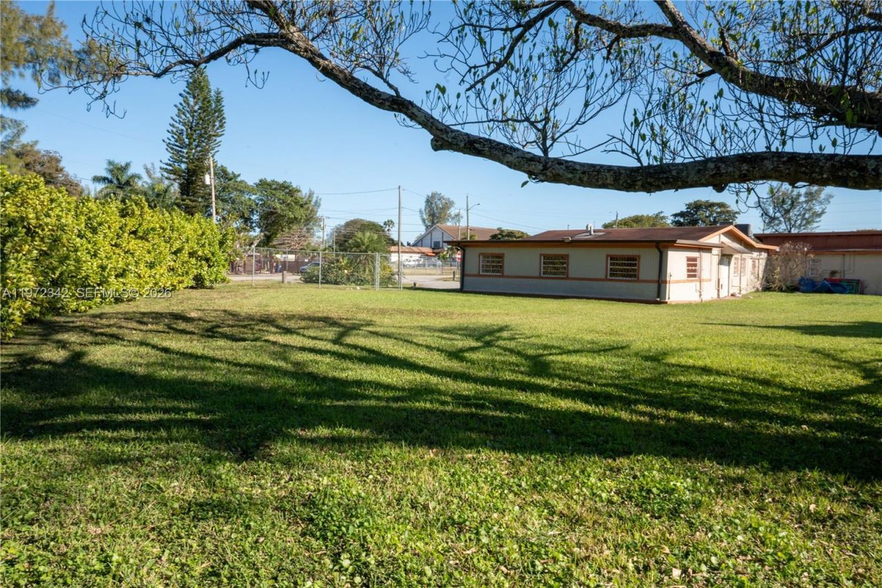 10450 NW 19th Ave, Miami, FL 33147 Photo