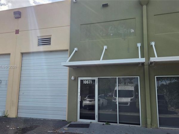10601 NW 122nd St, Unit 15, Medley, FL 33178