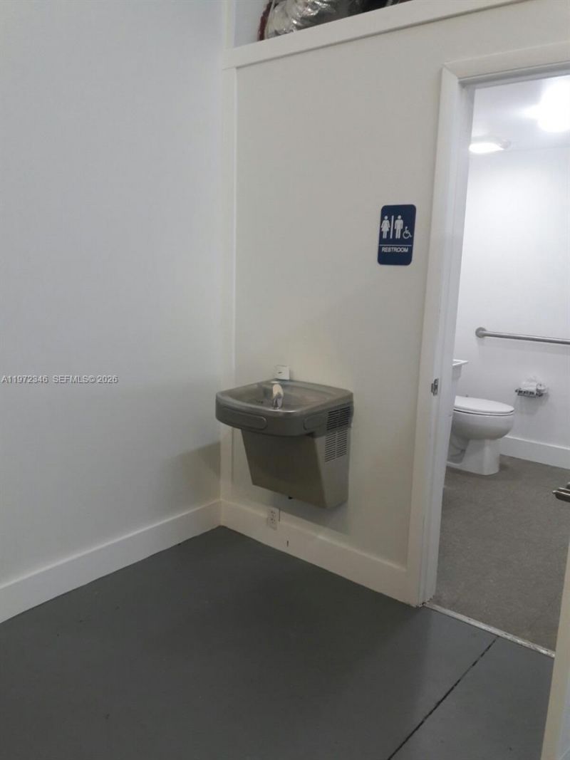 10601 NW 122nd St, Unit 15, Medley, FL 33178 Photo