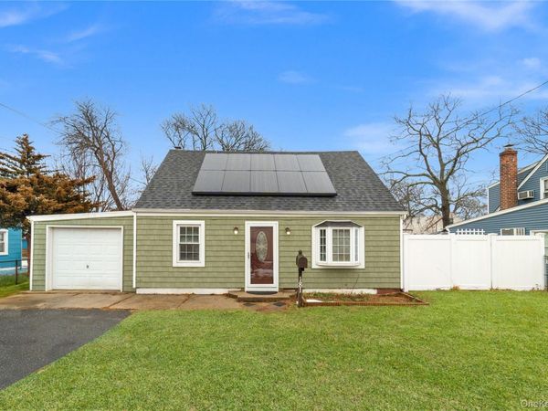 181 S Alleghany Avenue, Lindenhurst, NY 11757