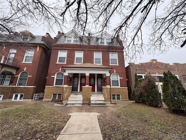 1850 Russell Boulevard , St Louis, MO 63104