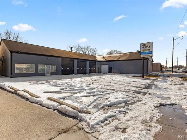 26289 W 8 Mile Road, Redford Twp, MI 48240