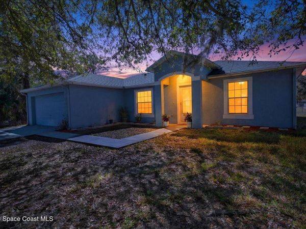 132 Hilton Avenue NW, Palm Bay, FL 32907