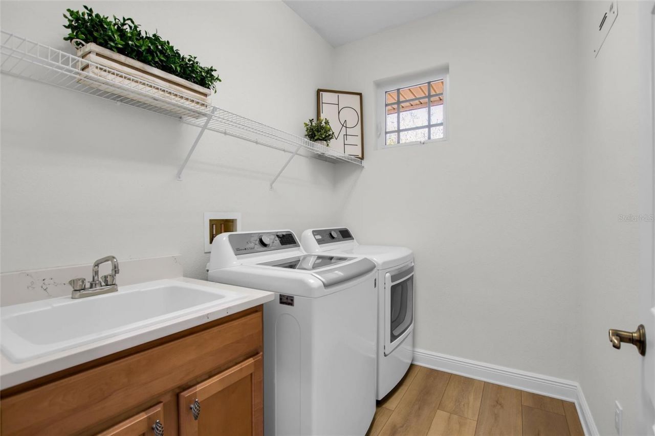 6508 Moorings Point Circle, Unit 201, Lakewood Ranch, FL 34202 Photo