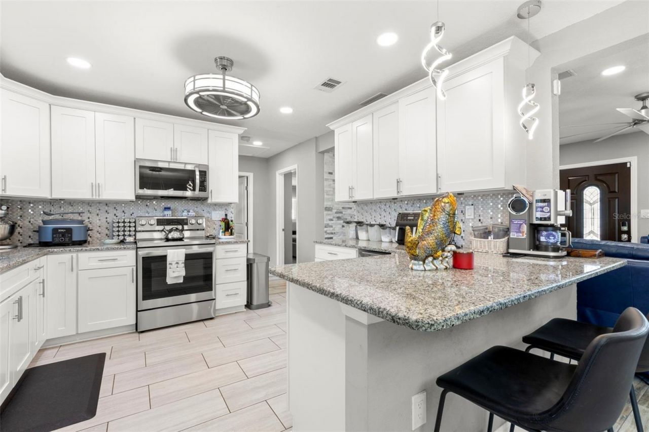 1000 59th Avenue S, Saint Petersburg, FL 33705 Photo