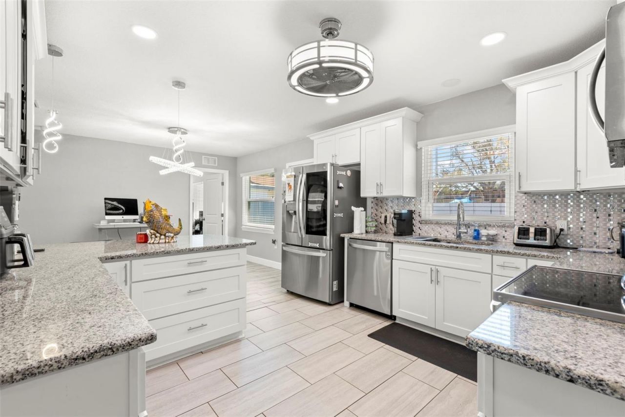 1000 59th Avenue S, Saint Petersburg, FL 33705 Photo