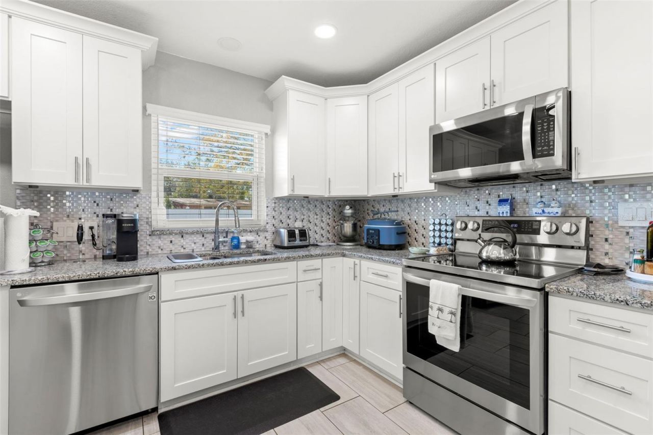 1000 59th Avenue S, Saint Petersburg, FL 33705 Photo