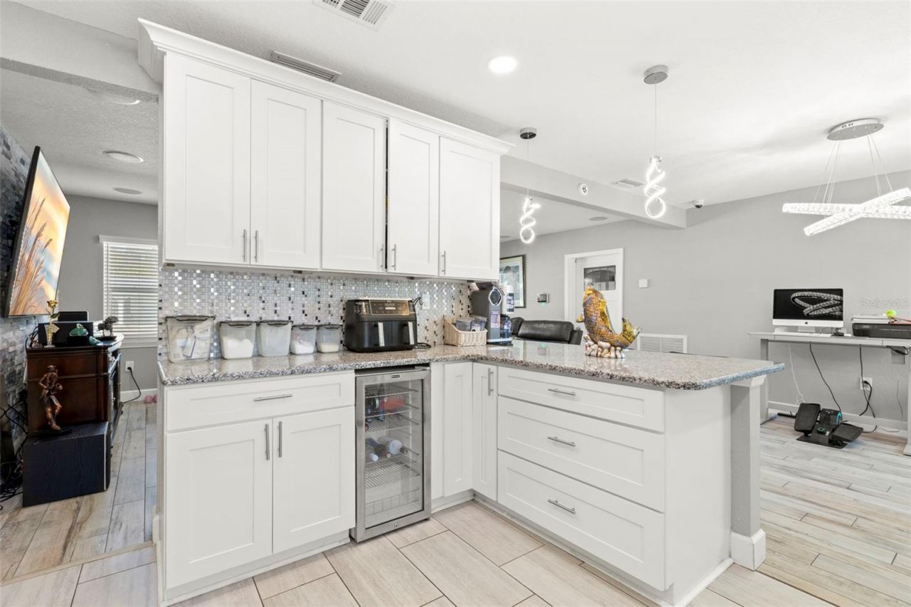 1000 59th Avenue S, Saint Petersburg, FL 33705 Photo