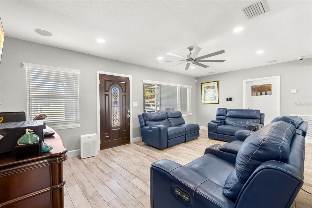 1000 59th Avenue S, Saint Petersburg, FL 33705 Photo