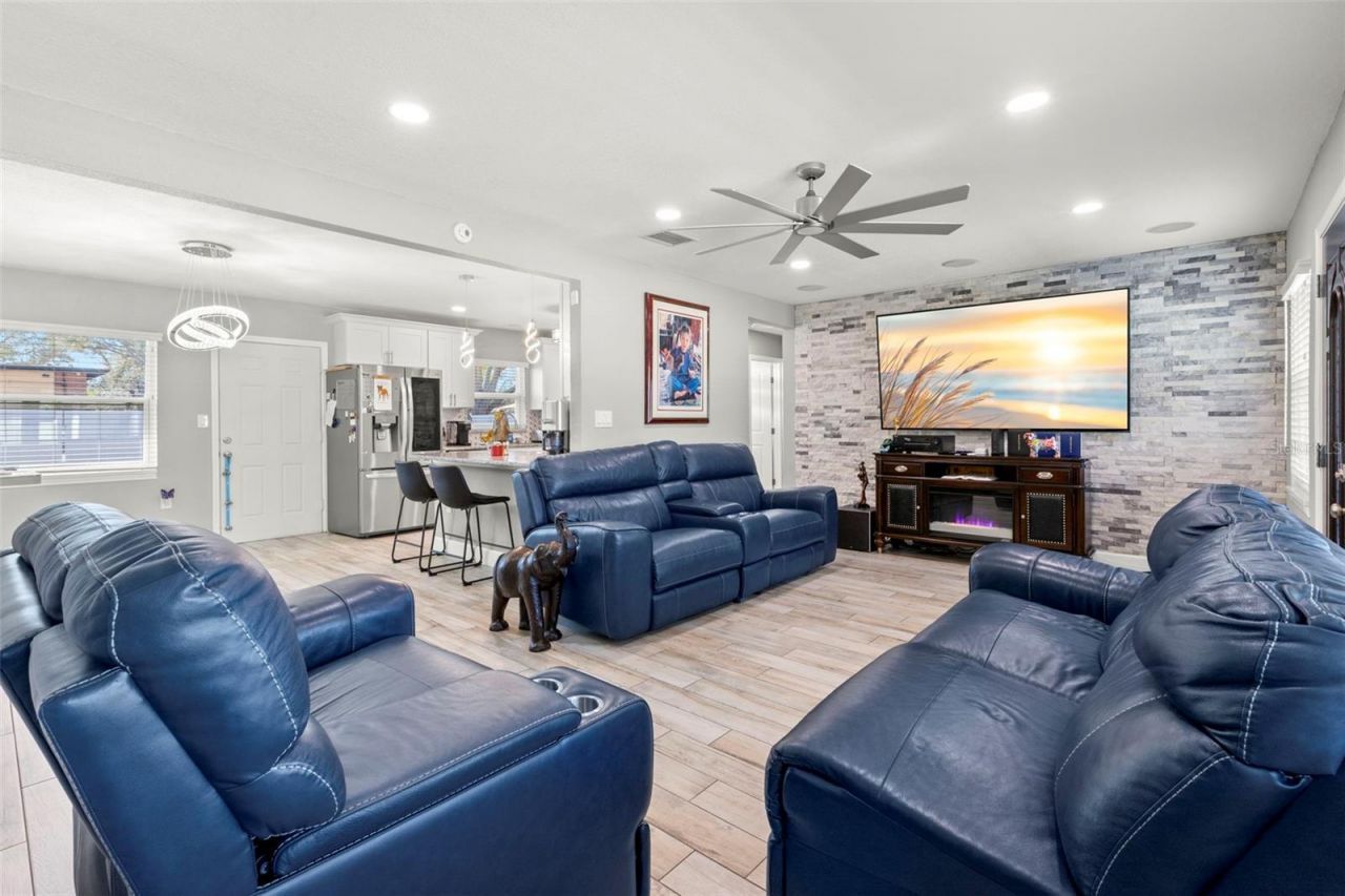 1000 59th Avenue S, Saint Petersburg, FL 33705 Photo