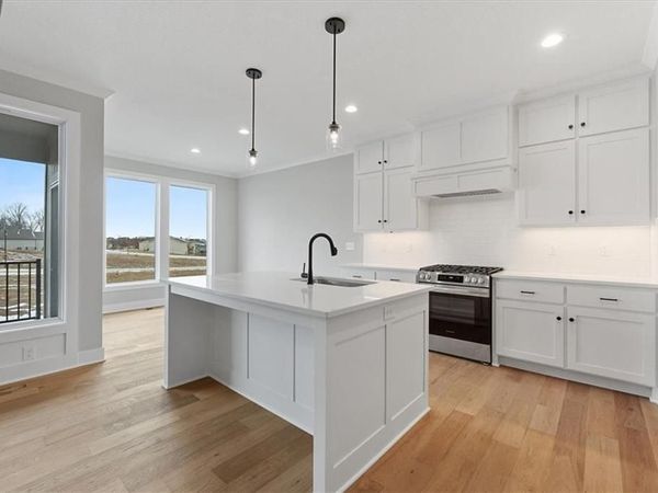 24964 W 94th Place, Lenexa, KS 66227