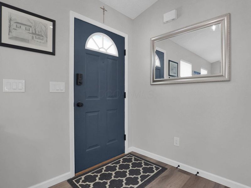 2106 Stoneside Drive, Hilliard, OH 43026 Photo 3