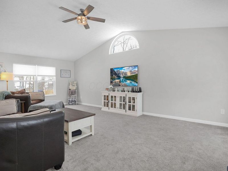 2106 Stoneside Drive, Hilliard, OH 43026 Photo 4