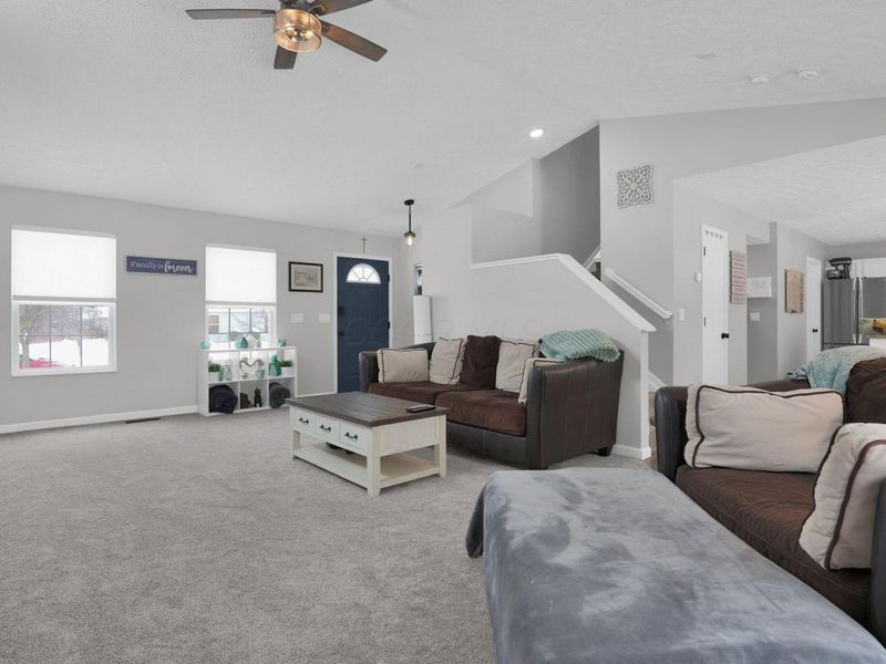 2106 Stoneside Drive, Hilliard, OH 43026 Photo 5