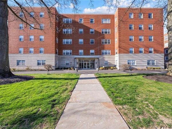 18975 Van Aken Boulevard, Unit 201, Shaker Heights, OH 44122