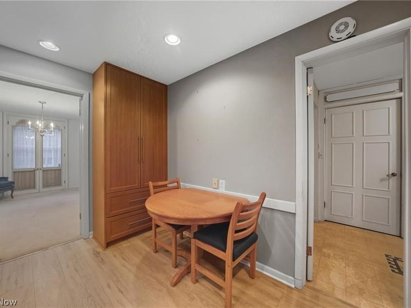 18975 Van Aken Boulevard, Unit 201, Shaker Heights, OH 44122 Photo 14