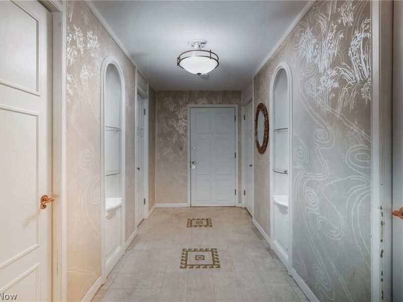 18975 Van Aken Boulevard, Unit 201, Shaker Heights, OH 44122 Photo 2