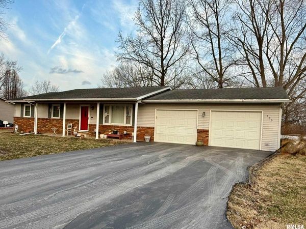 206 Woodriver Drive, DeSoto, IL 62924