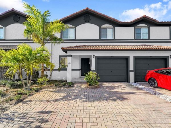 9840 NW 19th Pl, Sunrise, FL 33322