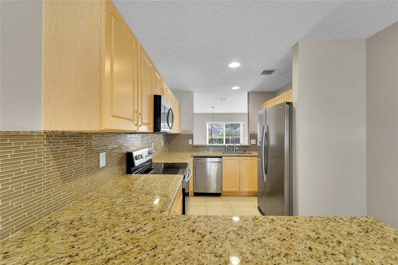 9840 NW 19th Pl, Sunrise, FL 33322 Photo