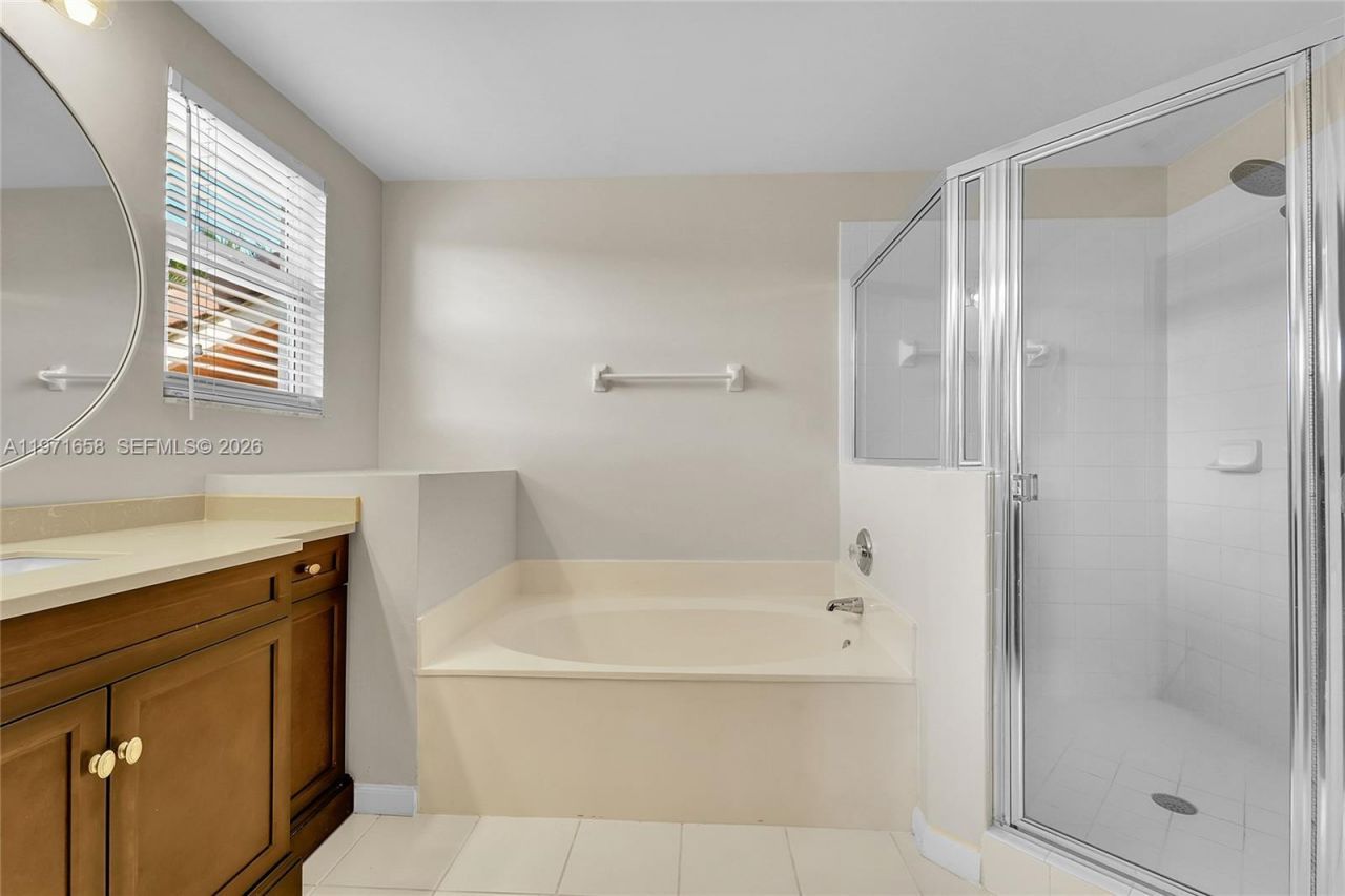 9840 NW 19th Pl, Sunrise, FL 33322 Photo