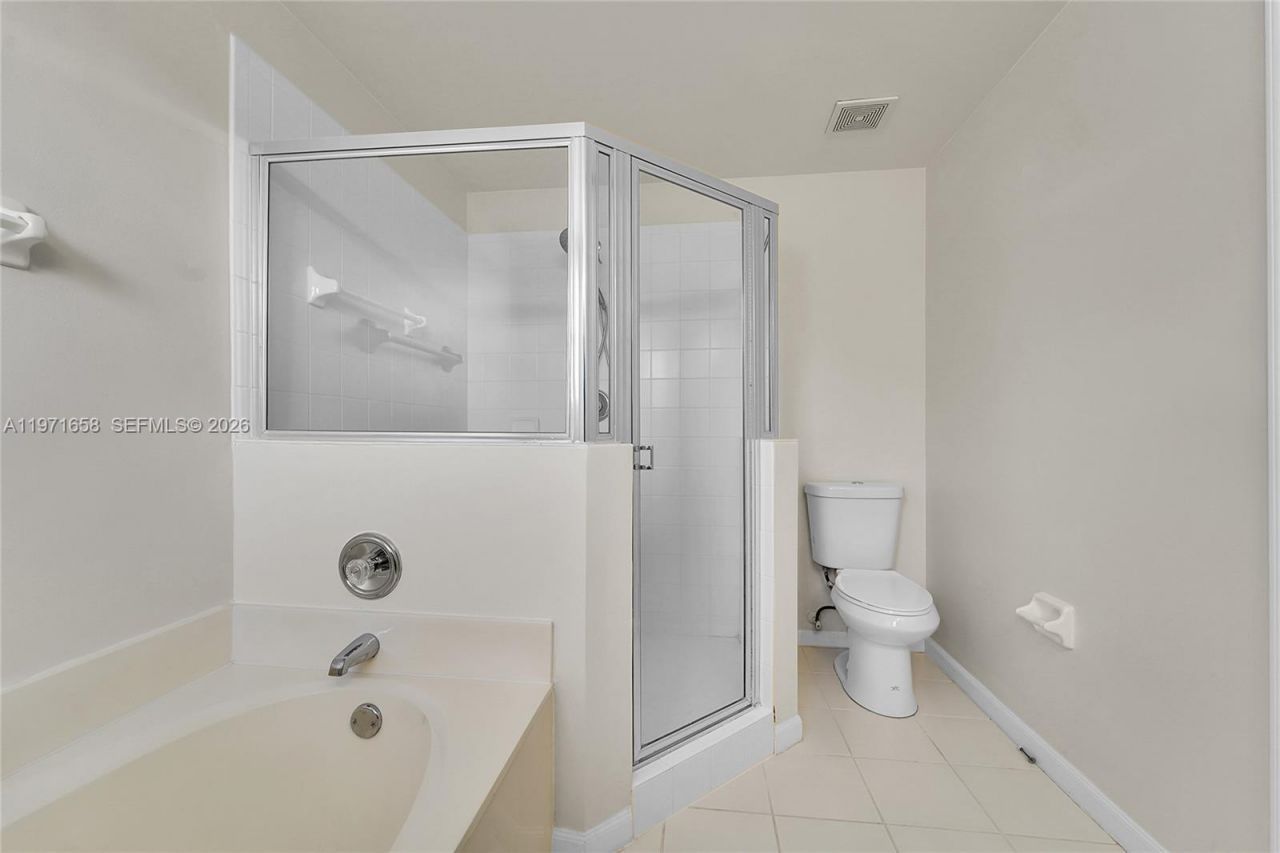 9840 NW 19th Pl, Sunrise, FL 33322 Photo