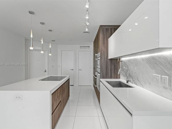 851 NE 1st Ave, Unit 1506, Miami, FL 33132