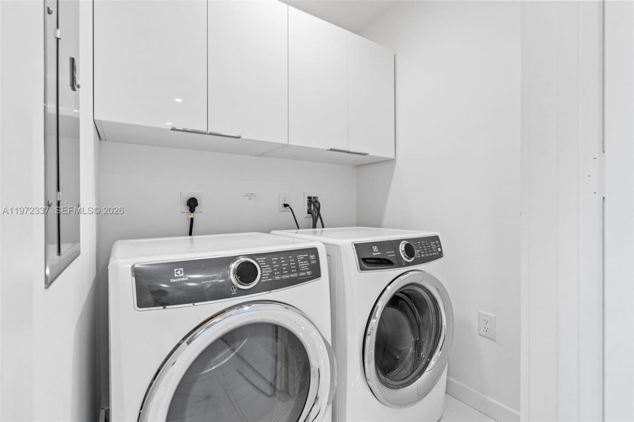 851 NE 1st Ave, Unit 1506, Miami, FL 33132 Photo