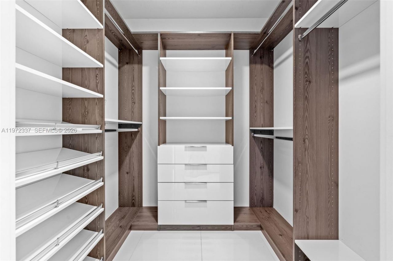 851 NE 1st Ave, Unit 1506, Miami, FL 33132 Photo