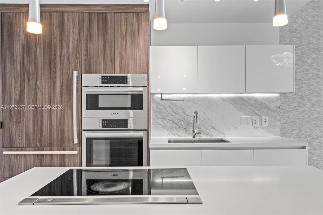 851 NE 1st Ave, Unit 1506, Miami, FL 33132 Photo