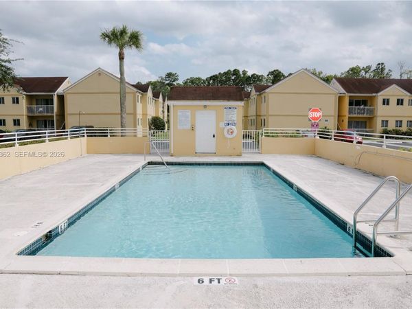 13820 SW 112th St, Unit 204, Miami, FL 33186