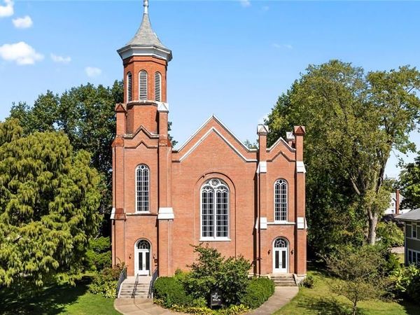 520 W College, Jacksonville, IL 62650