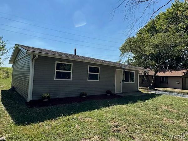 92 W Adams Drive , Cahokia, IL 62206