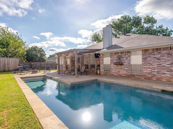 1008 Vaden Avenue, Burleson, TX 76028