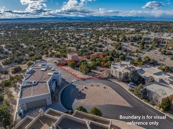 38 Camino de Vecinos, Santa Fe, NM 87507