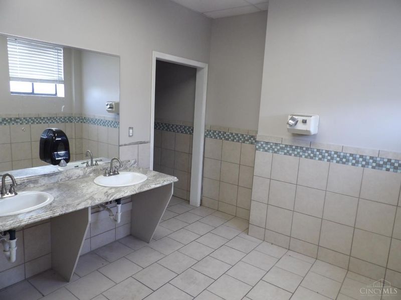 3916 Glenway Avenue, Cincinnati, OH 45205 Photo 19