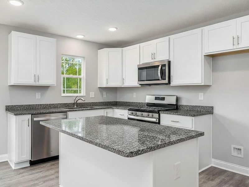 908 Eastern Avenue, Bellefontaine, OH 43311 Photo 2