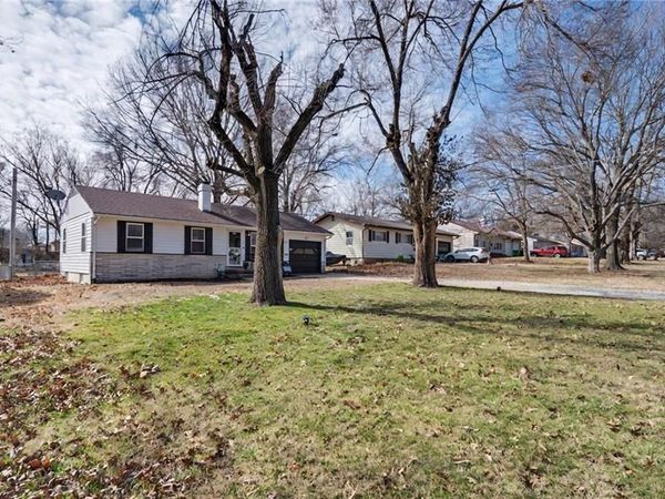 520 E 14th Street, Ottawa, KS 66067