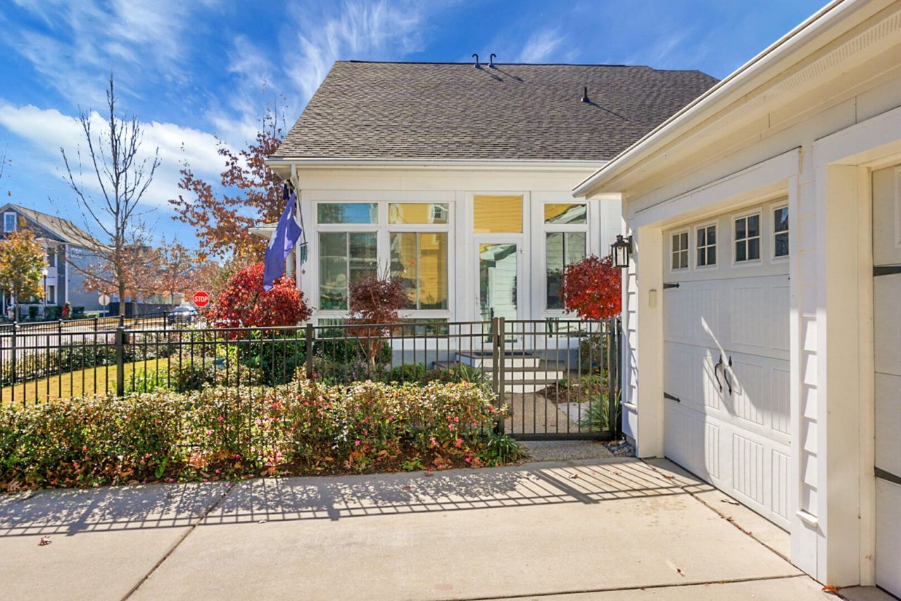 626 Van Buren Drive Photo 10