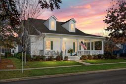 626 Van Buren Drive photo 4