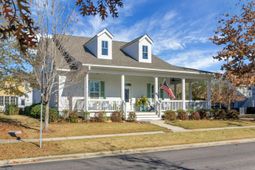 626 Van Buren Drive photo 4