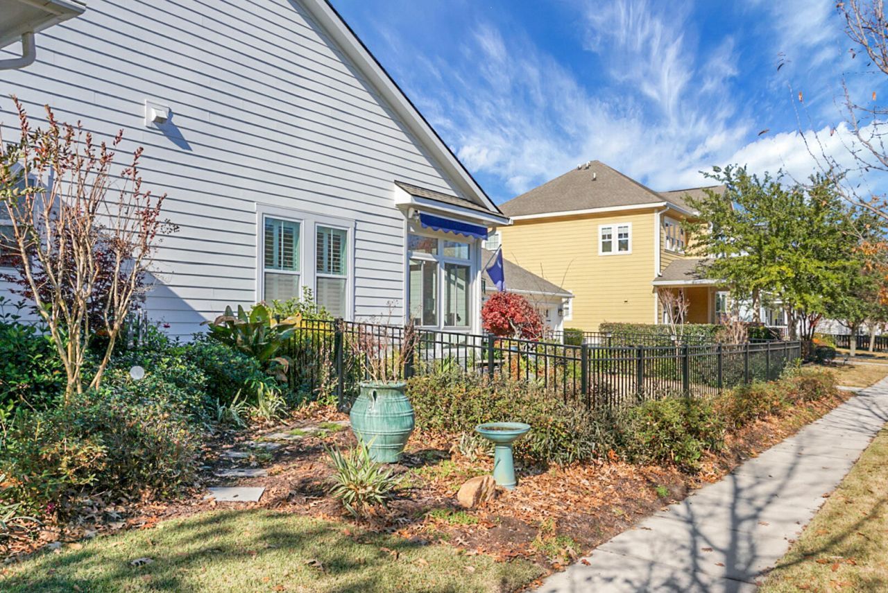 626 Van Buren Drive Photo 6