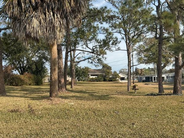 412 Mango Ave, Sebastian, FL 32958