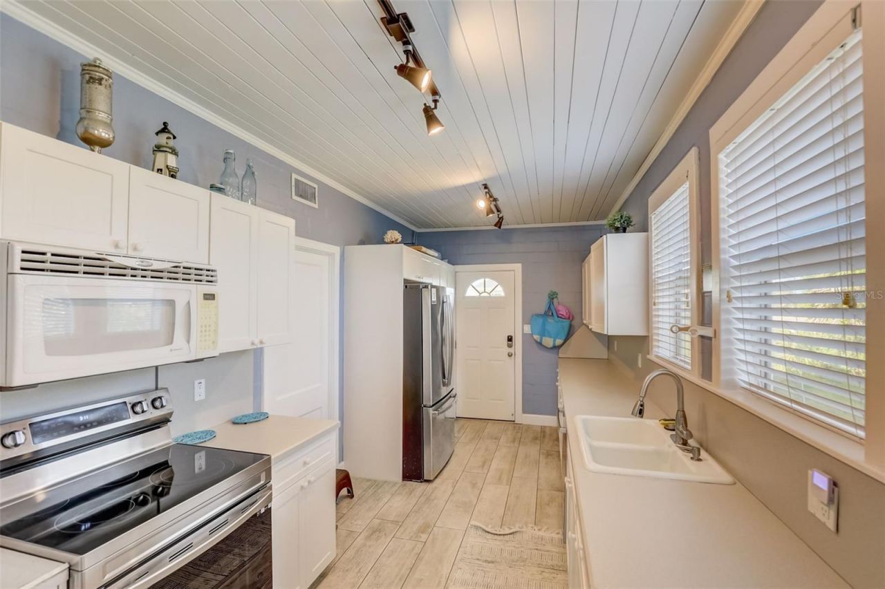 2101 Hill Street, New Smyrna Beach, FL 32169 Photo