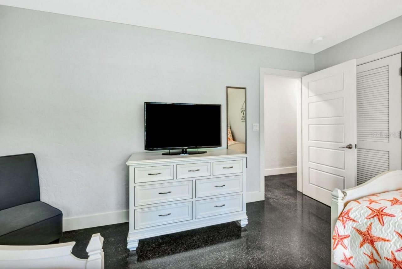 301 Jackson Drive, Sarasota, FL 34236 Photo