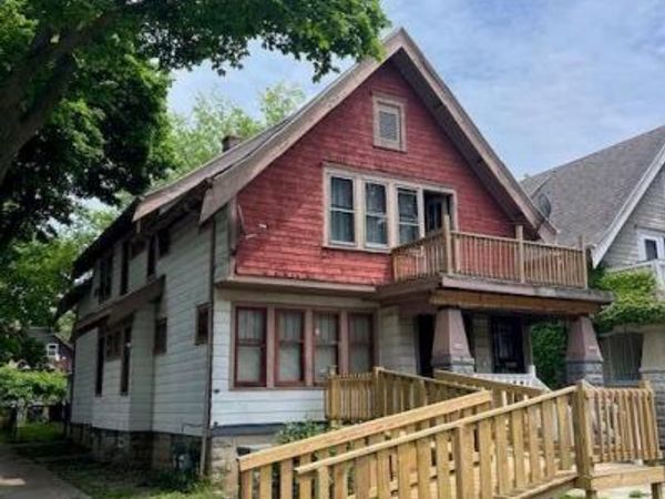 3748 N 17th STREET, Milwaukee, WI 53206