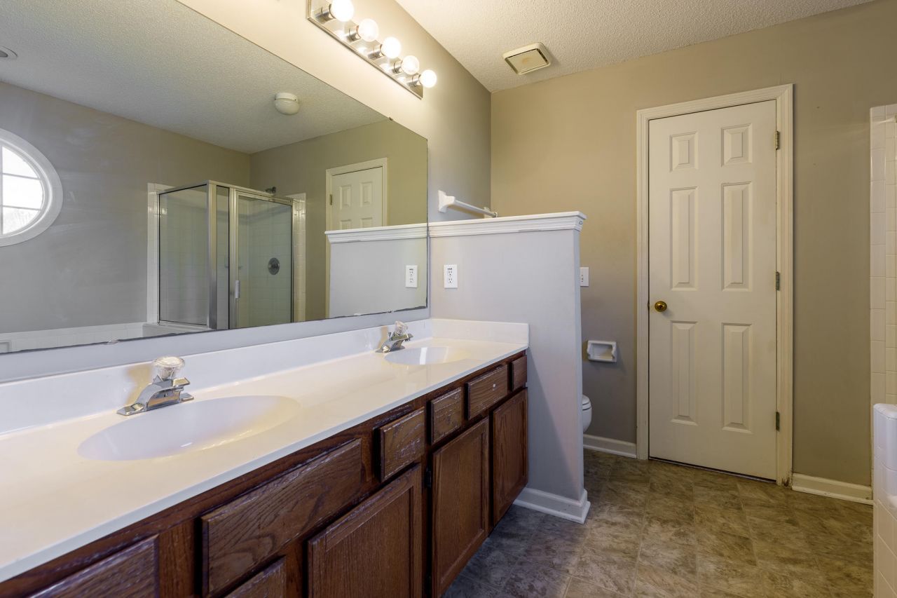 386 Jardinere Walk Photo 12