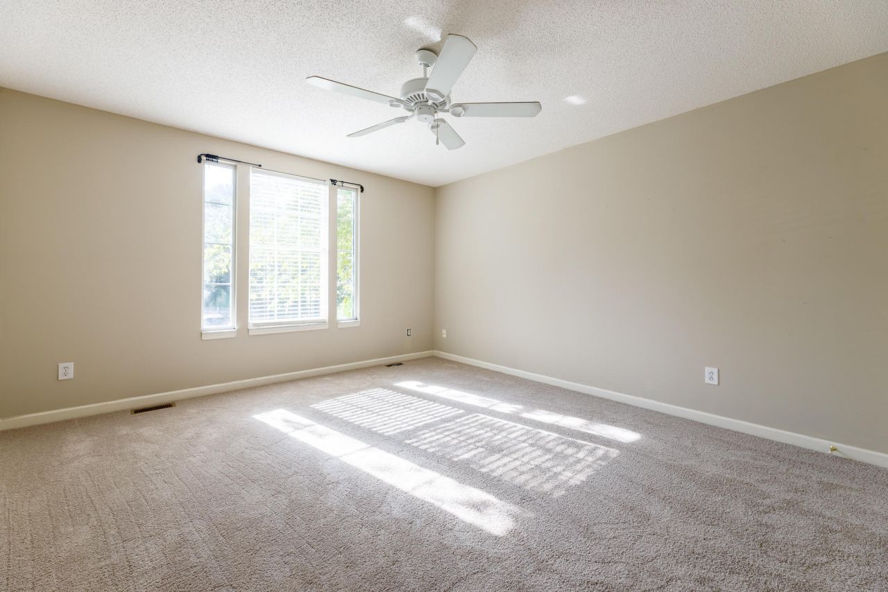 386 Jardinere Walk Photo 15