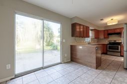 386 Jardinere Walk photo 4